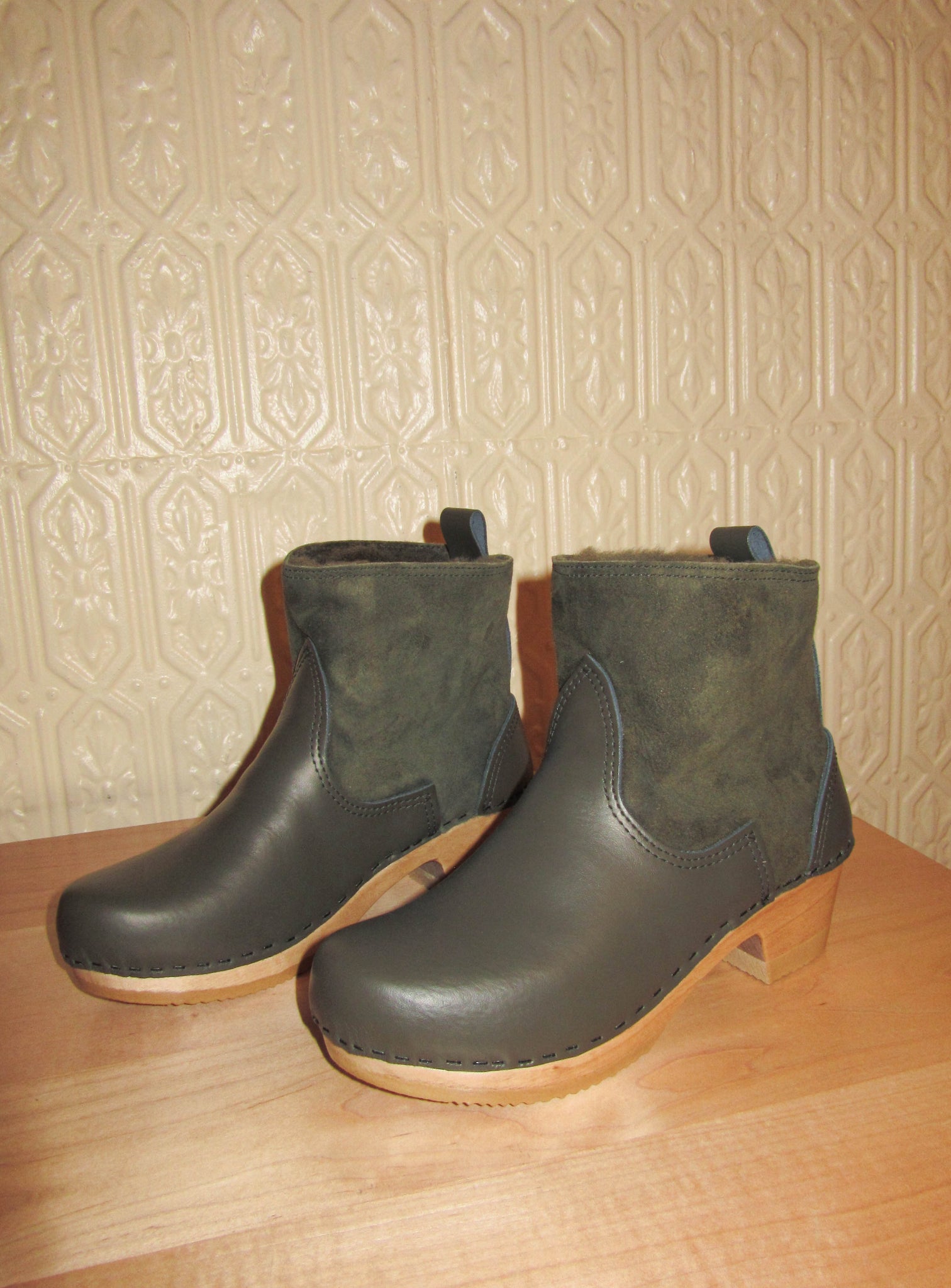 5" Pull On Shearling Clog Boot