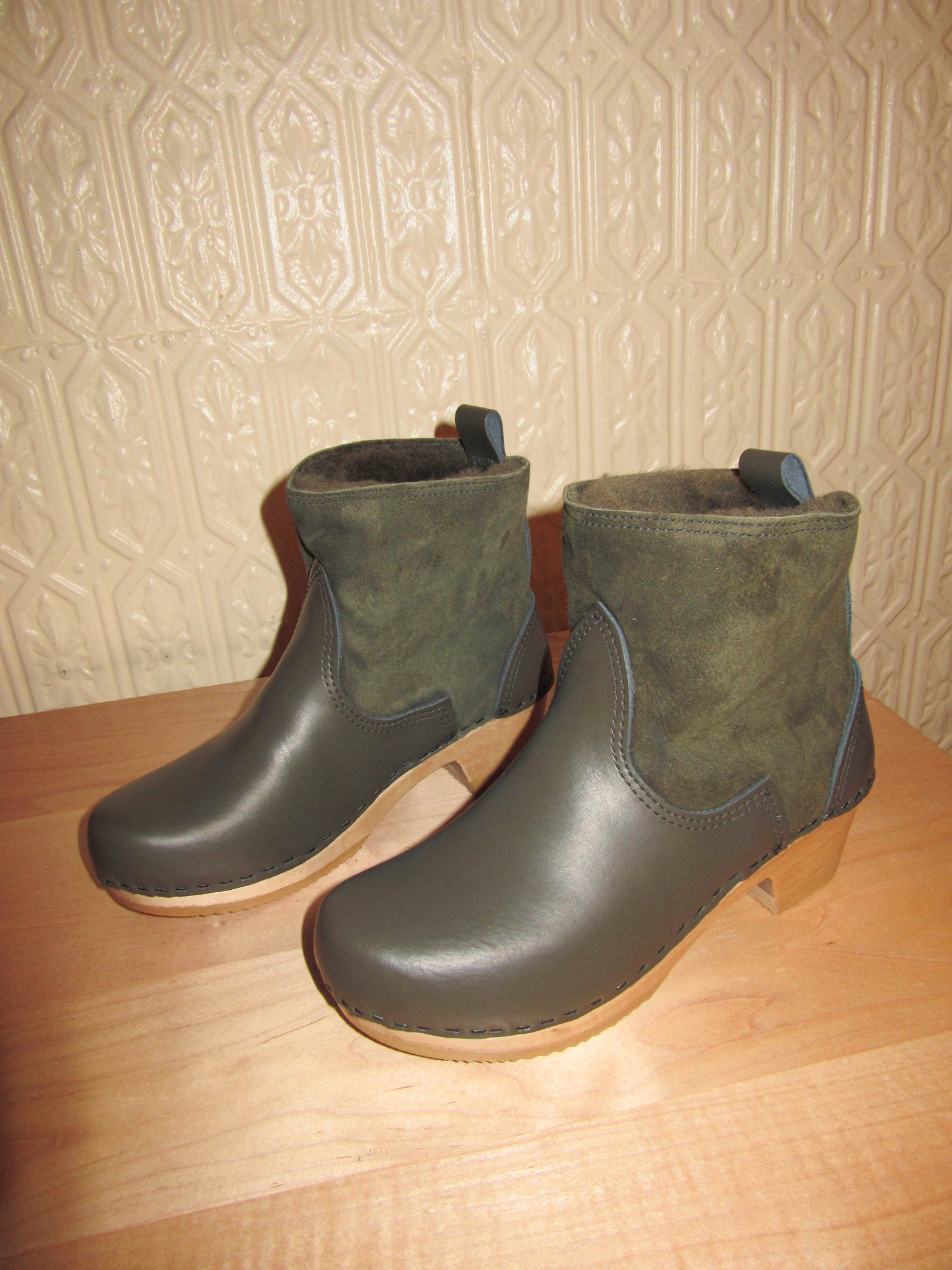 5" Pull On Shearling Clog Boot