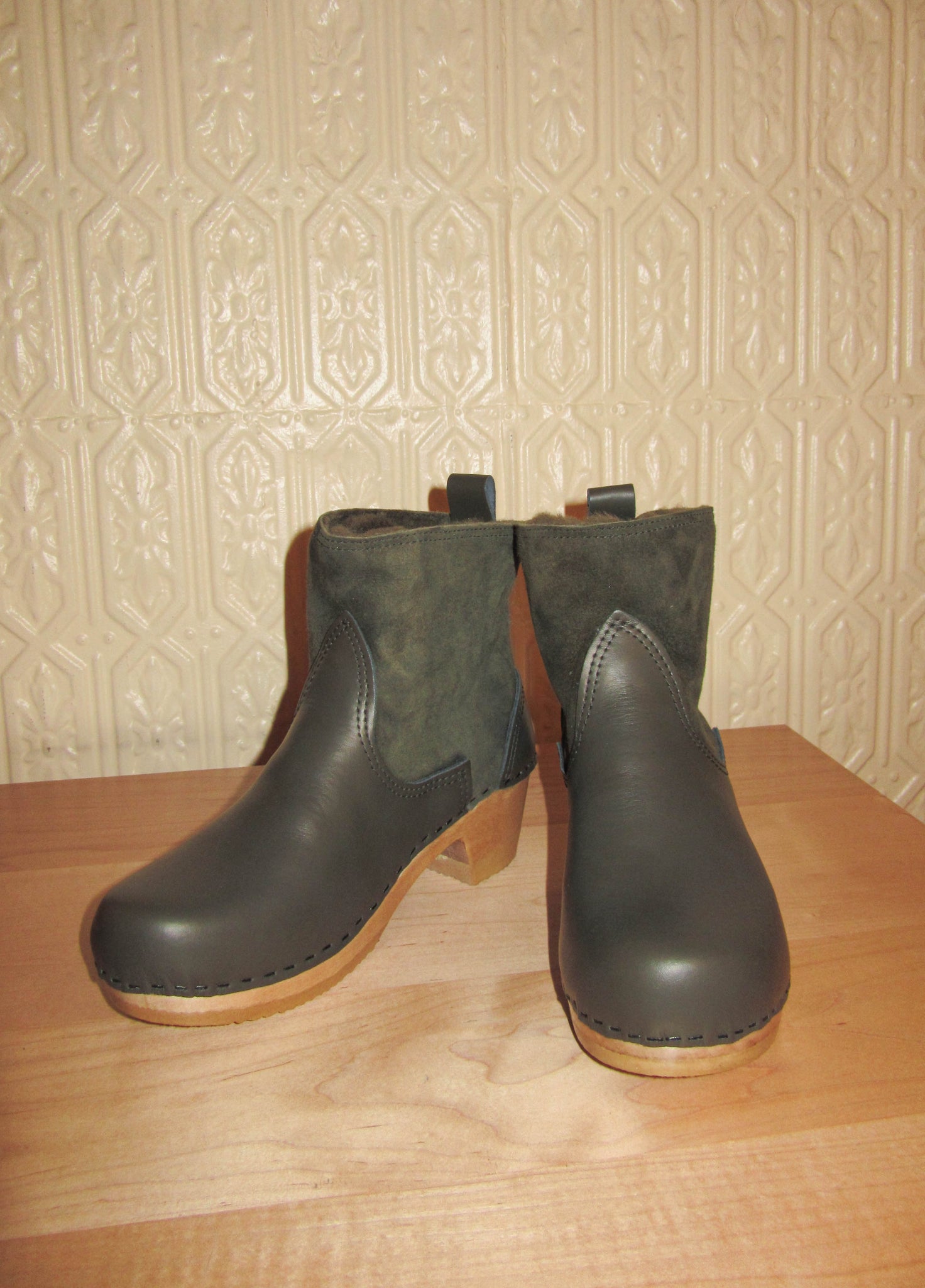 5" Pull On Shearling Clog Boot